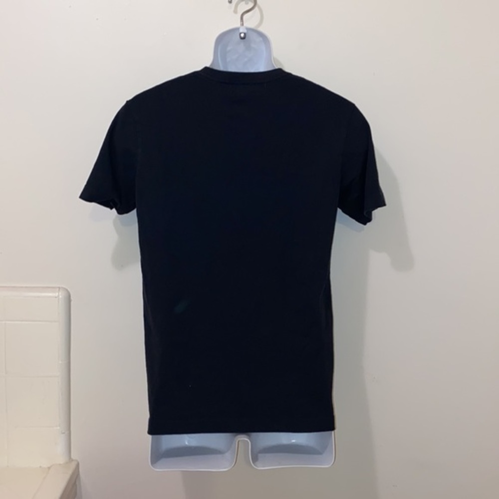 Unisex UNIQULO x Disney “Magic For All” Collaboration Mickey Tropical Sunset Tee - Picture 7 of 9